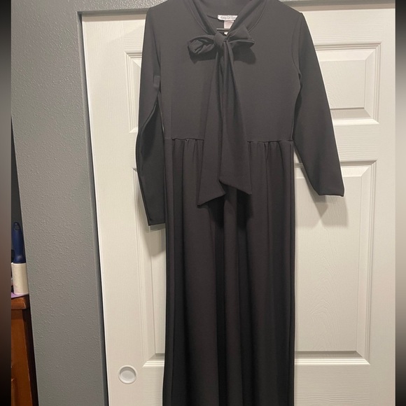 Klassy Girl Black Dress - Picture 4 of 4